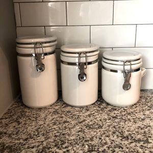 Set of 3 white canisters